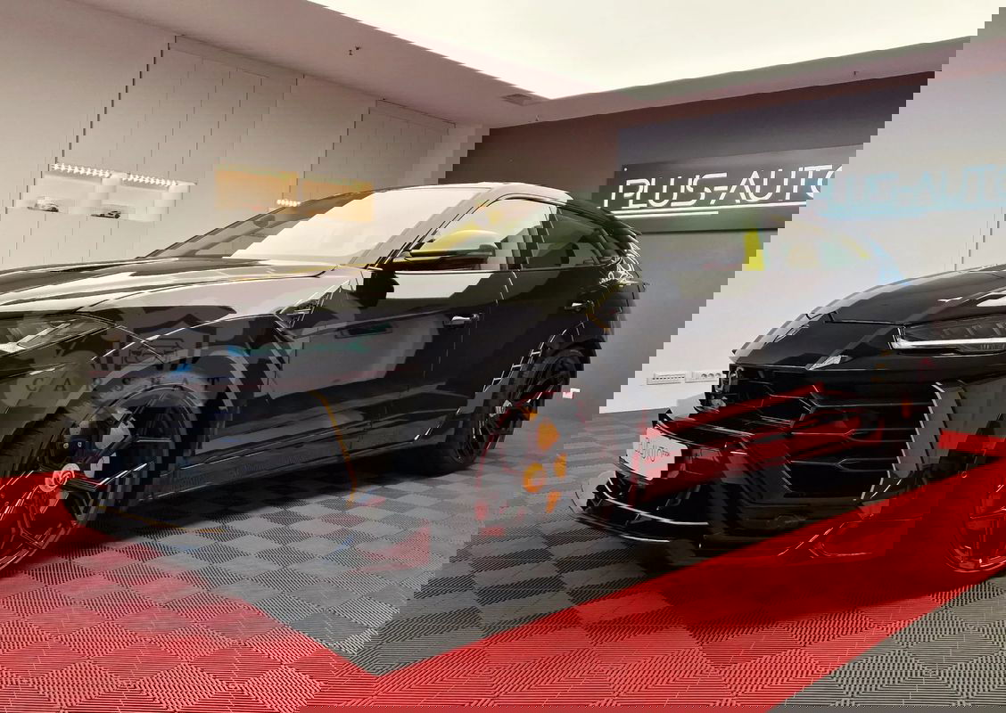 Lamborghini Urus Standard 2021