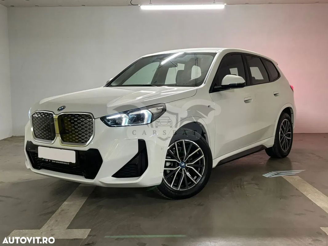 BMW iX1 eDrive20 M Sportpaket 2024