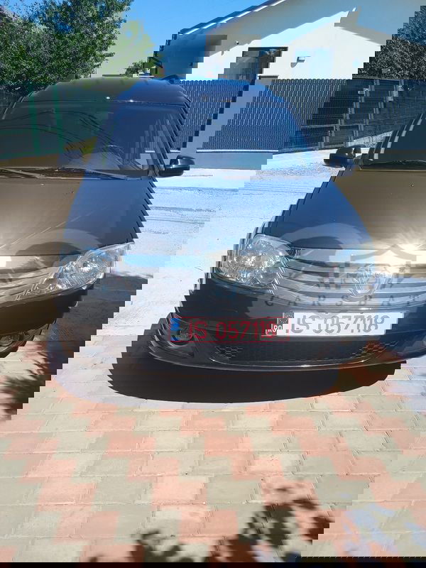 Dacia Logan I [2004 - 2012] MCV 1.6 16V Preference 2012
