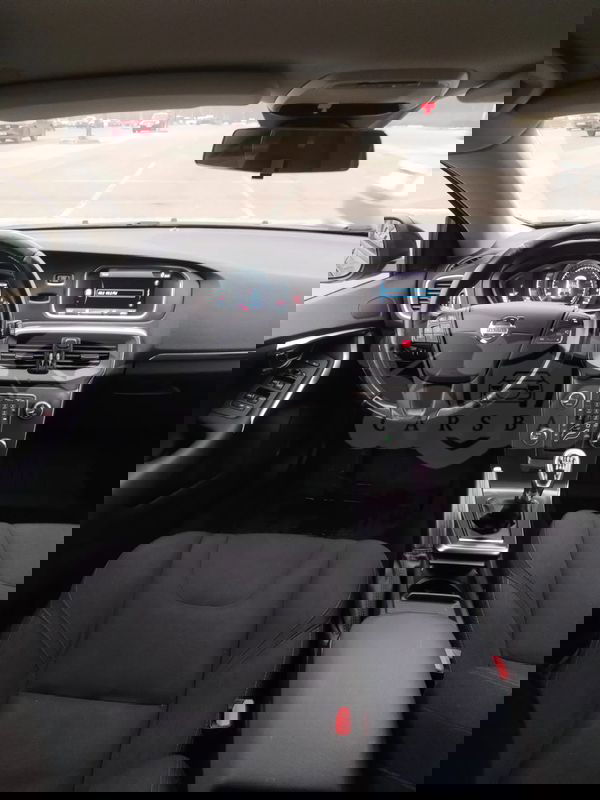 Volvo V40 D2 2013