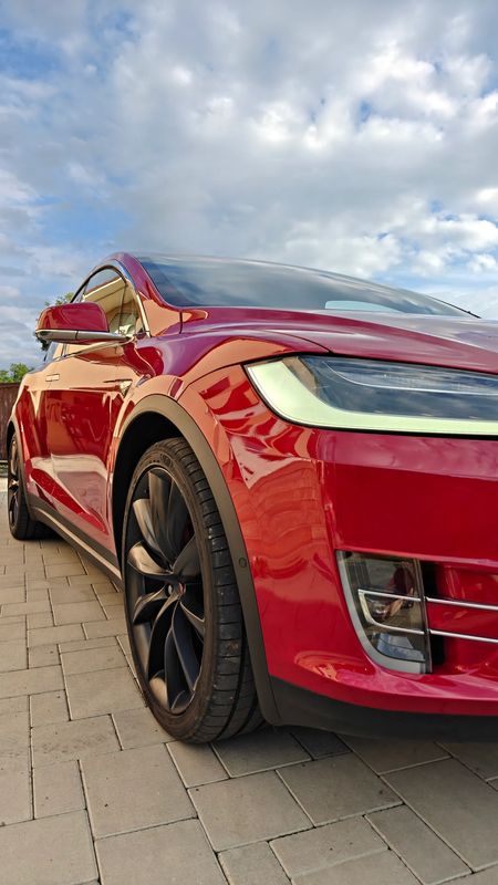 Tesla Model X 2019