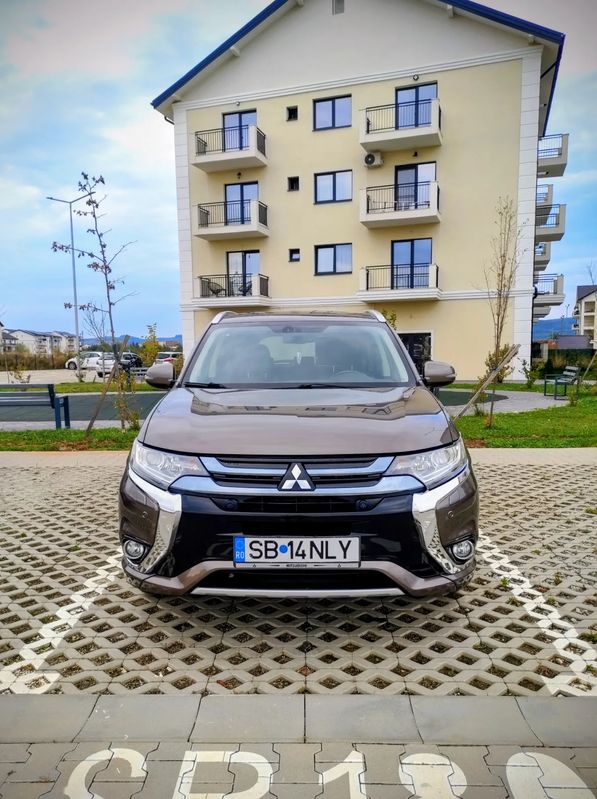 Mitsubishi Outlander III [2012 - 2021] 2.0 4WD Plug-In Hybrid 2016