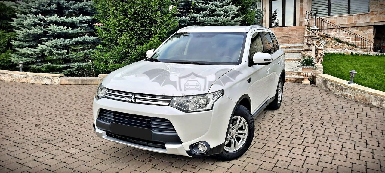 Mitsubishi Outlander III [2012 - 2021] 2.0 4WD Plug-In Hybrid 2015