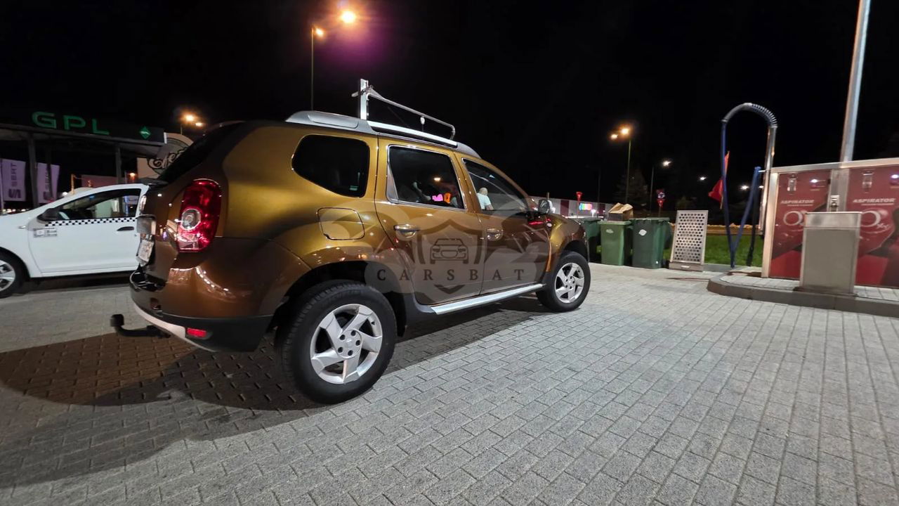 Dacia Duster 1.6 4x2 Laureate 2011