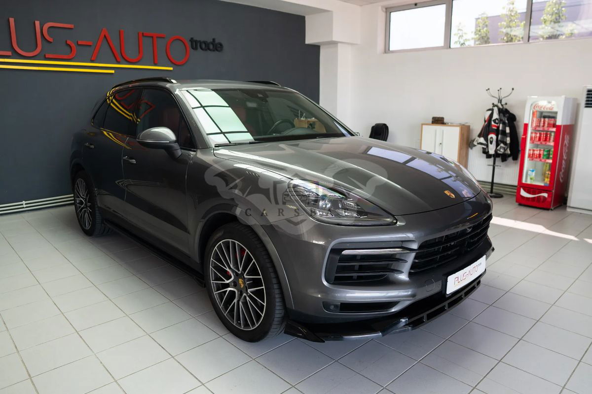 Porsche Cayenne Standard 2021
