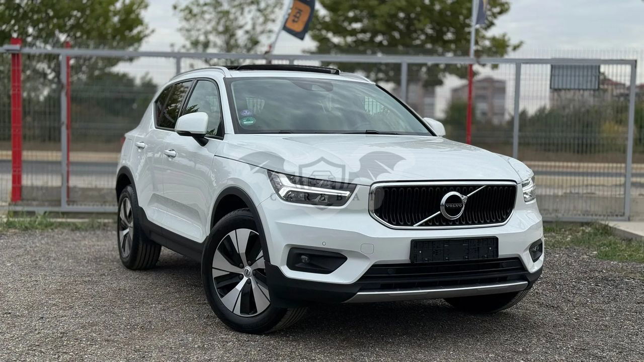 Volvo XC40 T2 AT8 Momentum 2020