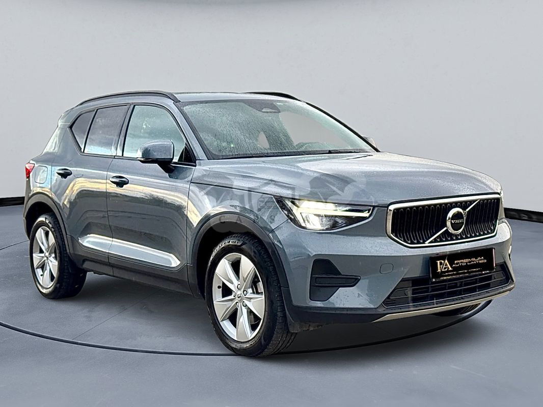 Volvo XC40 B3 AT FWD MHEV Plus Dark 2022