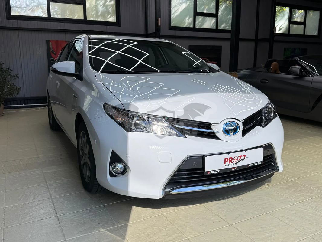 Toyota Auris II [2012 - 2018] 2013
