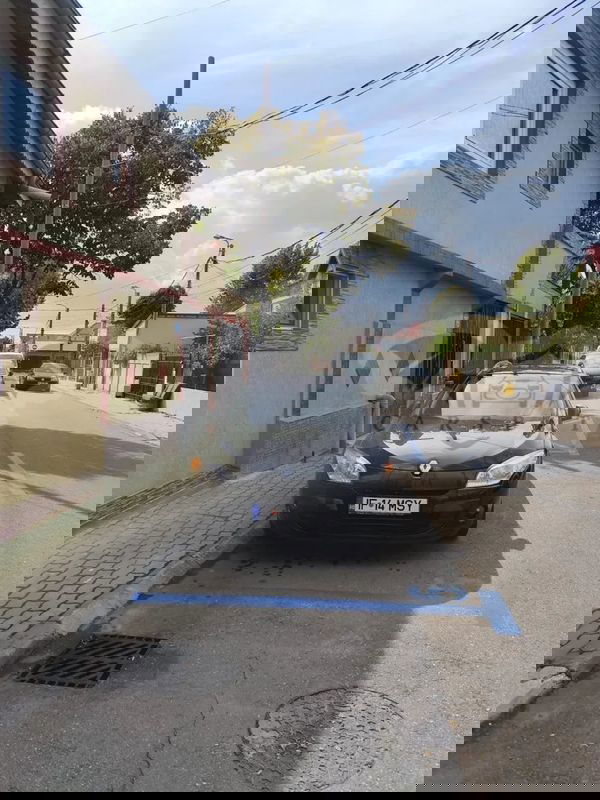 Renault Megane III [2008 - 2016] Grandtour dCi 130 FAP Dynamique 2011