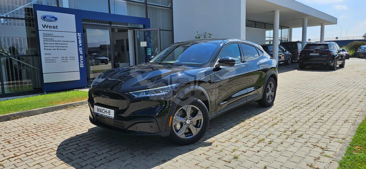 Ford Mustang Mach-E RWD Standard Range 198 kW Base 2024