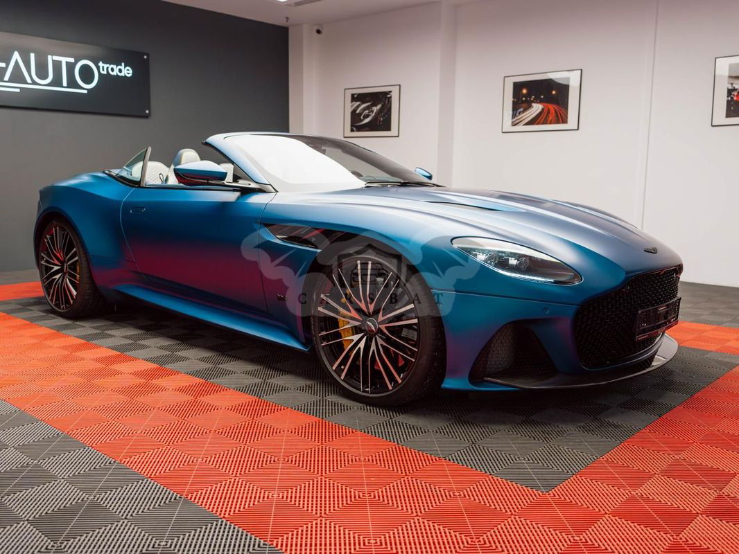 Aston Martin DBS Superleggera 2023