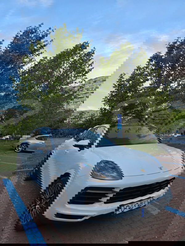 Porsche Cayenne Standard 2020