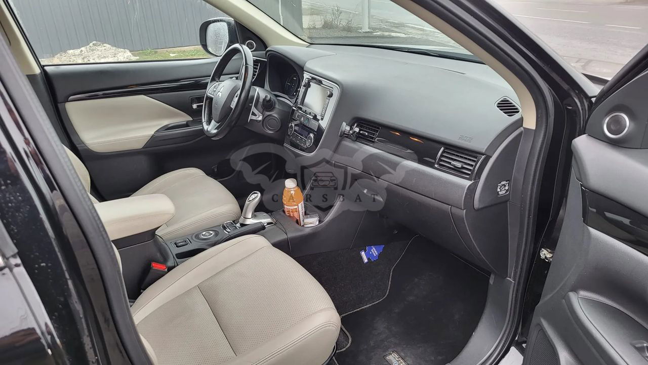 Mitsubishi Outlander III [2012 - 2021] 2.0 4WD Plug-In Hybrid 2014