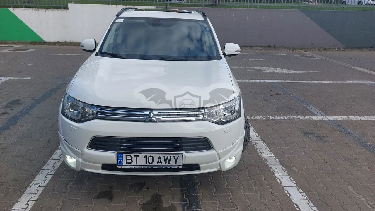 Mitsubishi Outlander III [2012 - 2021] 2.0 Litre DOHC MIVEC 4WD Instyle Navi 2014
