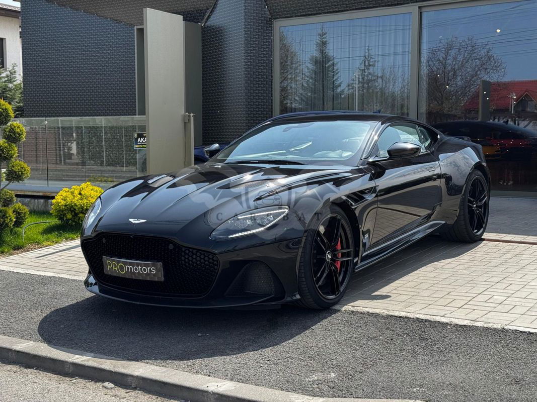 Aston Martin DBS 2020