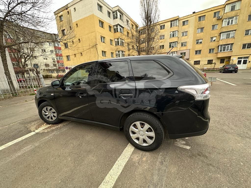 Mitsubishi Outlander III [2012 - 2021] 2.2L DI-D AS&G 6MT 4WD Intense+ A04 2013