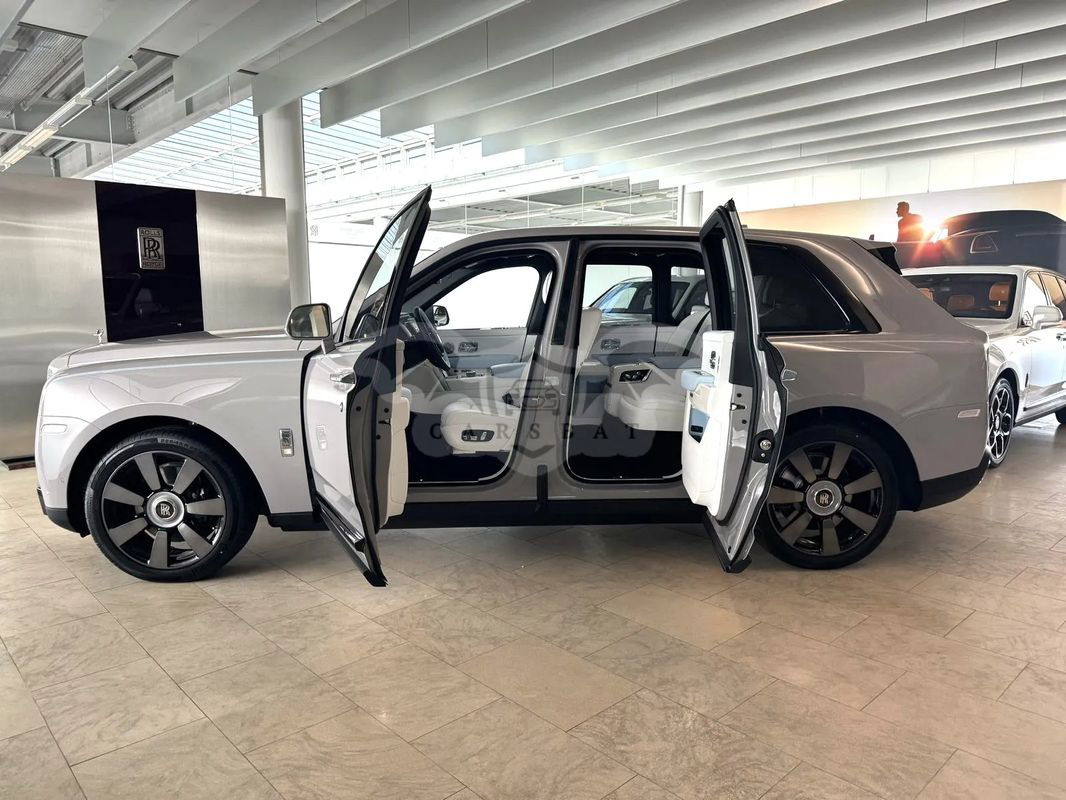 Rolls-Royce Cullinan 2024