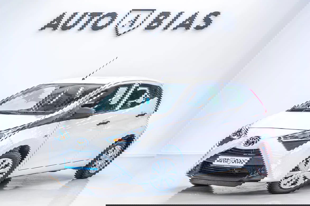 Toyota Aygo 1.0 VVY-I 5 usi X-connect 2022