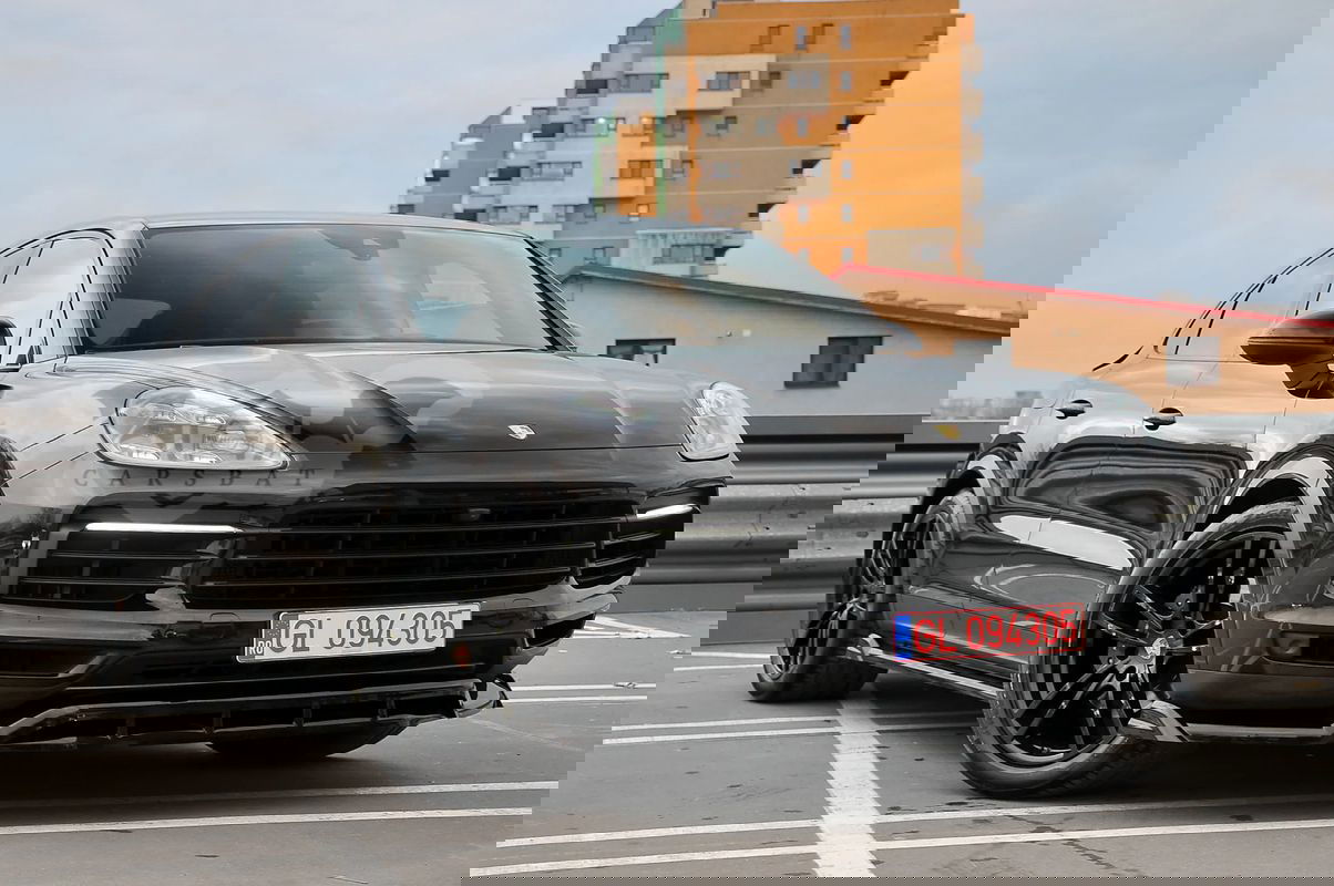 Porsche Cayenne Tiptronic S Platinum Edition 2020