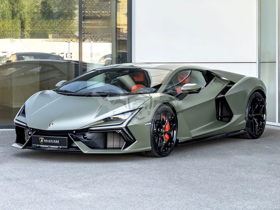 Lamborghini Revuelto 2024