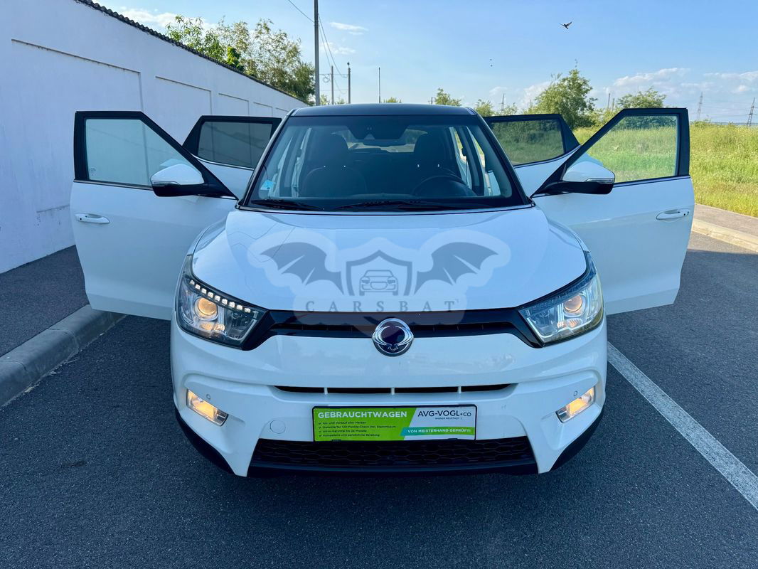 Ssangyong / KG Mobility Tivoli e-XDi 160 2WD Black+White 2017