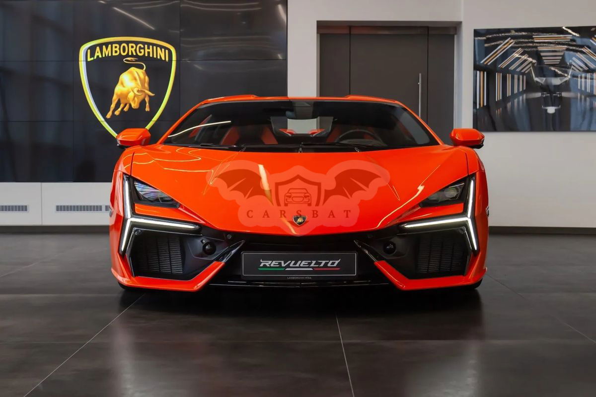 Lamborghini Revuelto 2024