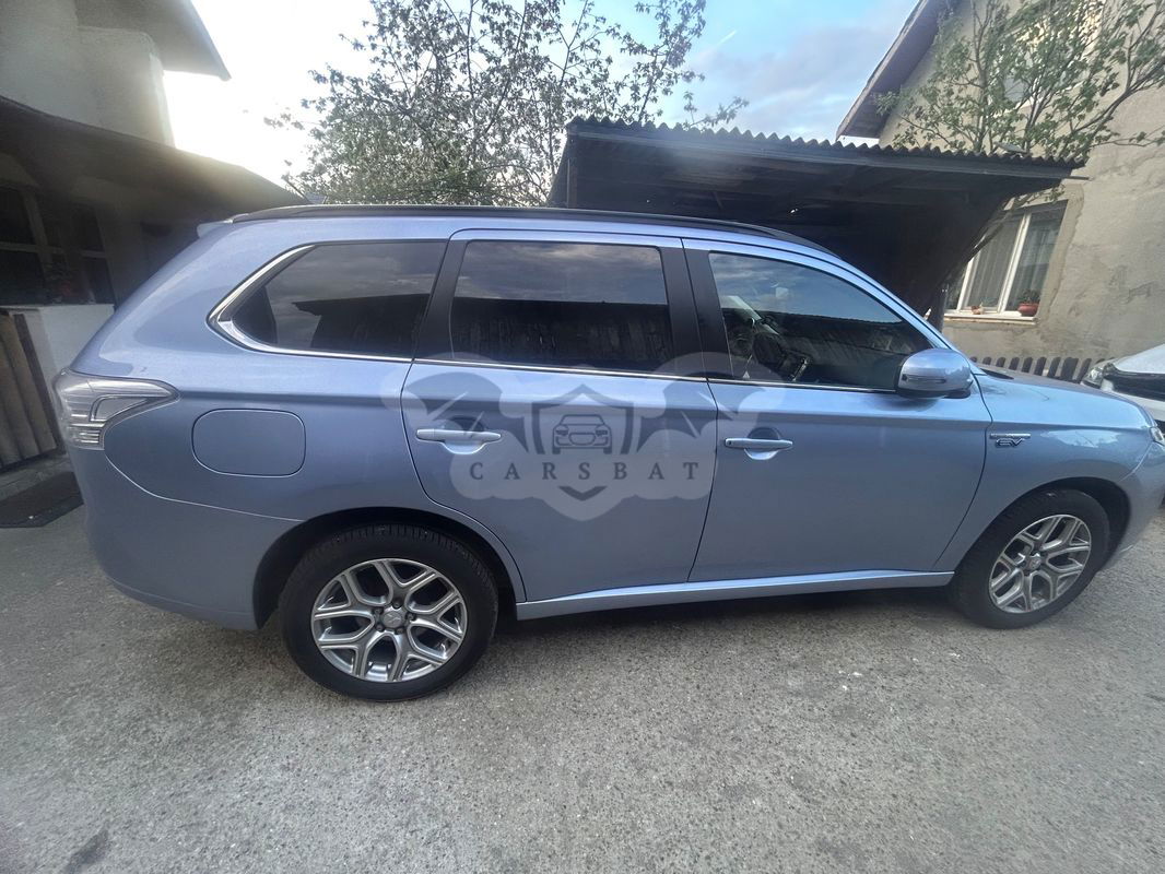 Mitsubishi Outlander III [2012 - 2021] 2.0 4WD Plug-In Hybrid Top 2014