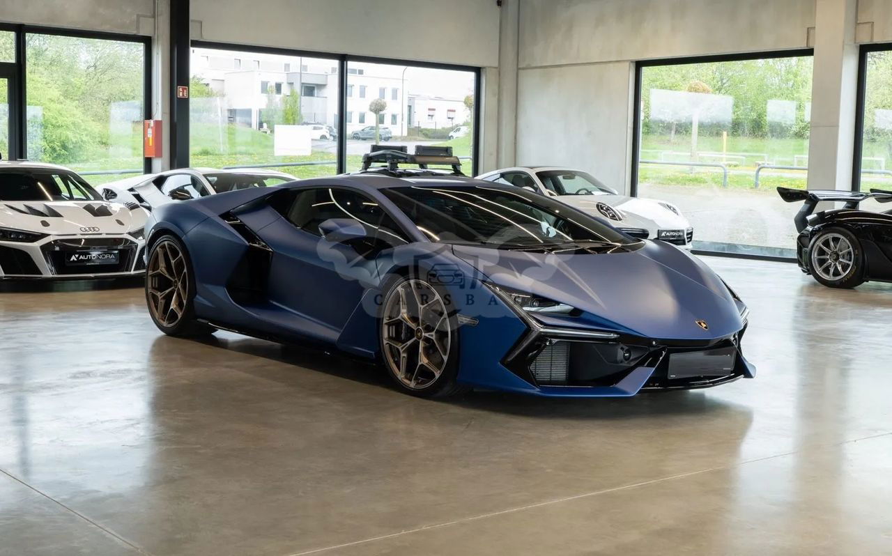 Lamborghini Revuelto 2024
