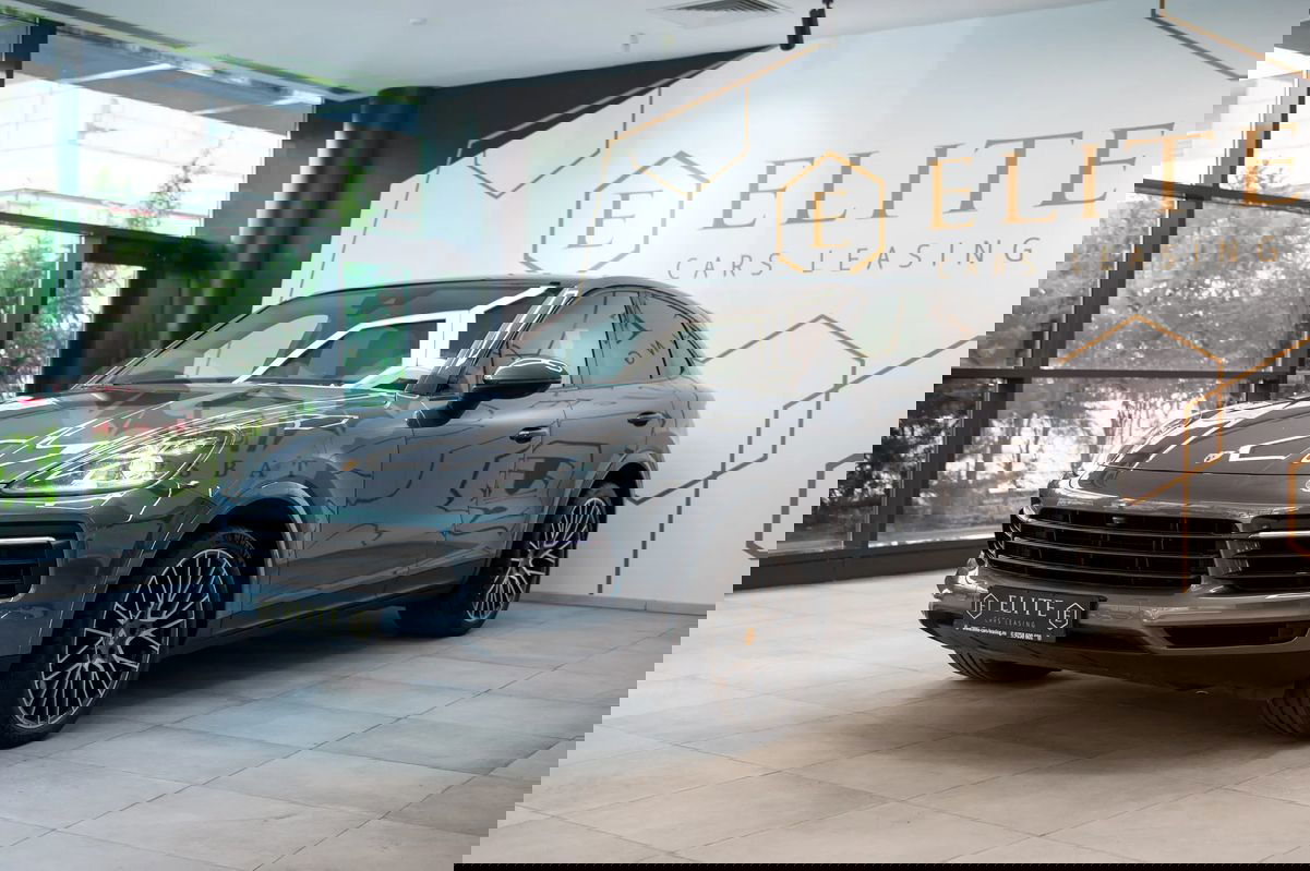 Porsche Cayenne Standard 2020