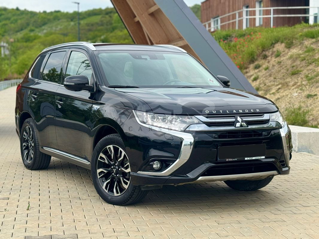 Mitsubishi Outlander III [2012 - 2021] 2.0 Litre DOHC MIVEC 4WD Instyle Navi 2018