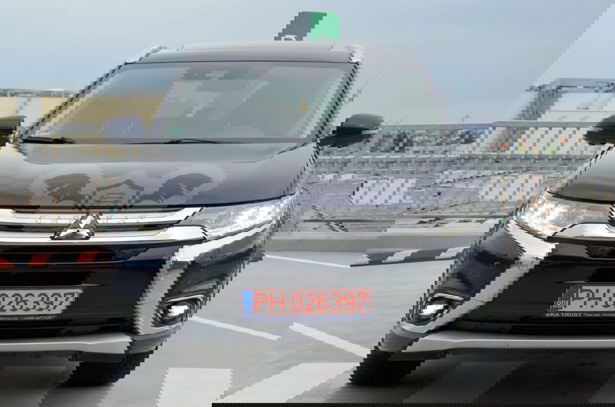 Mitsubishi Outlander III [2012 - 2021] 2.2 DI-D 4WD Automatik Diamant Edition+ 2017