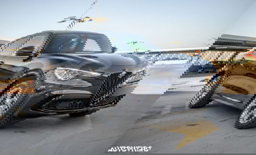 Alfa Romeo Stelvio V6 2.9 Bi-Turbo AT8-Q4 Quadrifoglio 2021