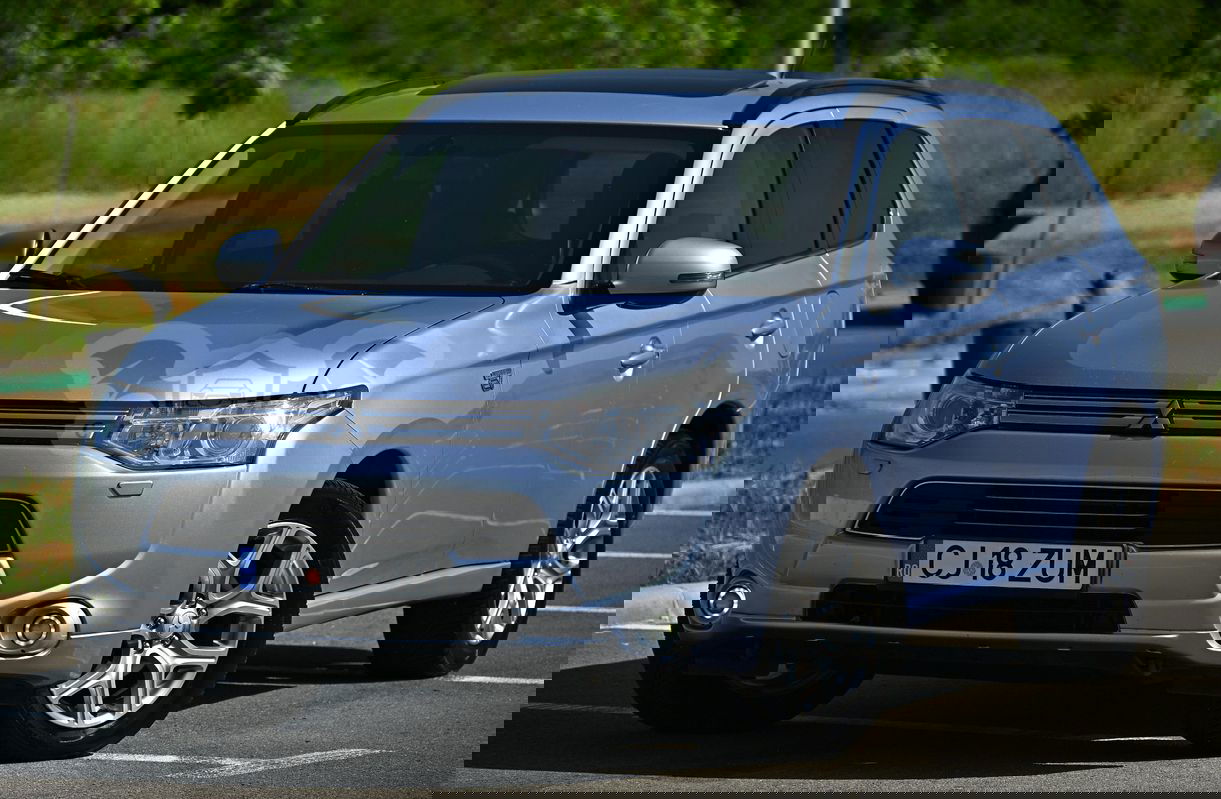 Mitsubishi Outlander 2.0 4WD Plug-In Hybrid 2014