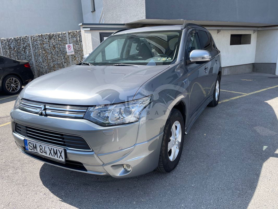 Mitsubishi Outlander III [2012 - 2021] 2.0 4WD Plug-In Hybrid 2014