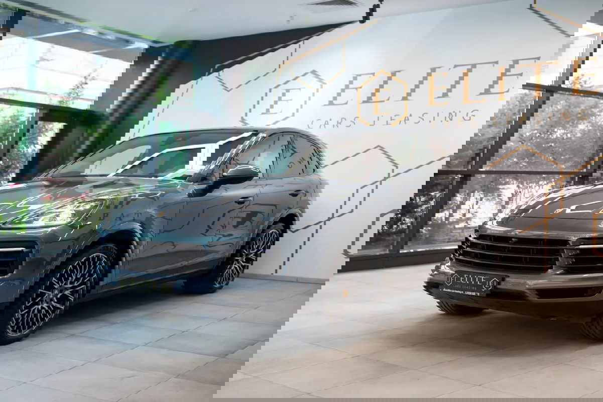 Porsche Cayenne Standard 2020