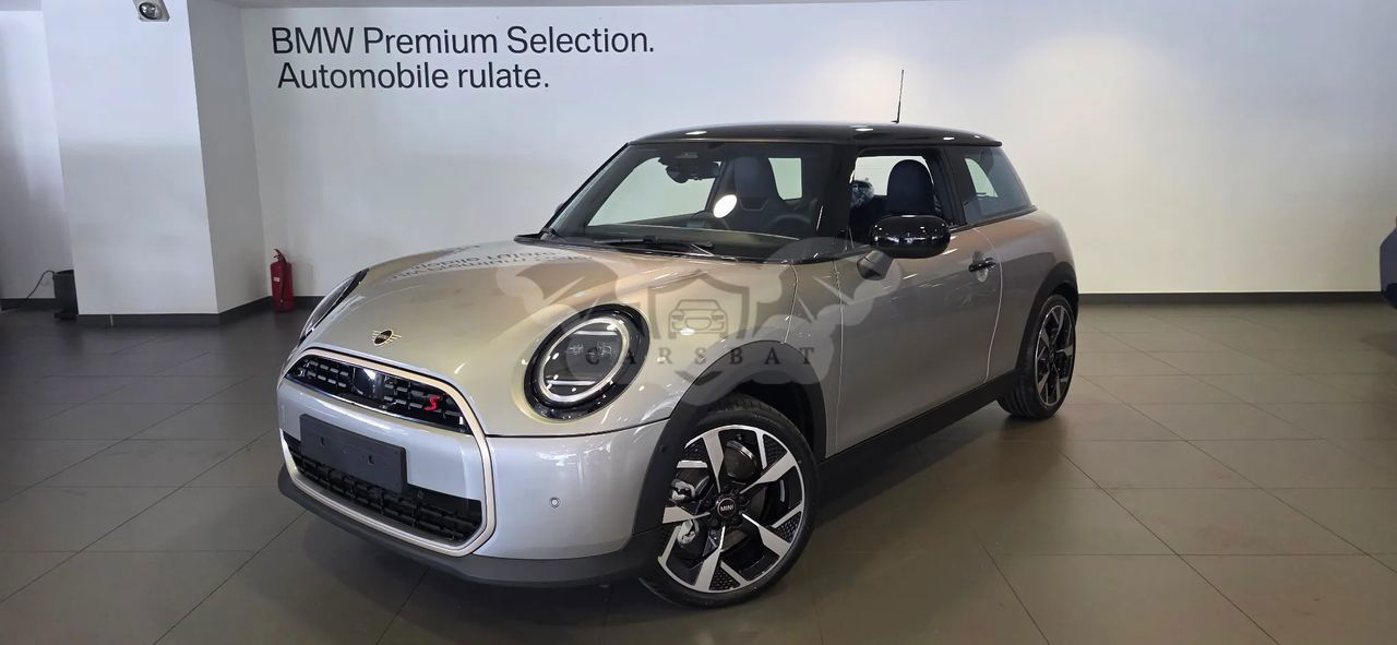 Mini Cooper Favoured Trim 2024