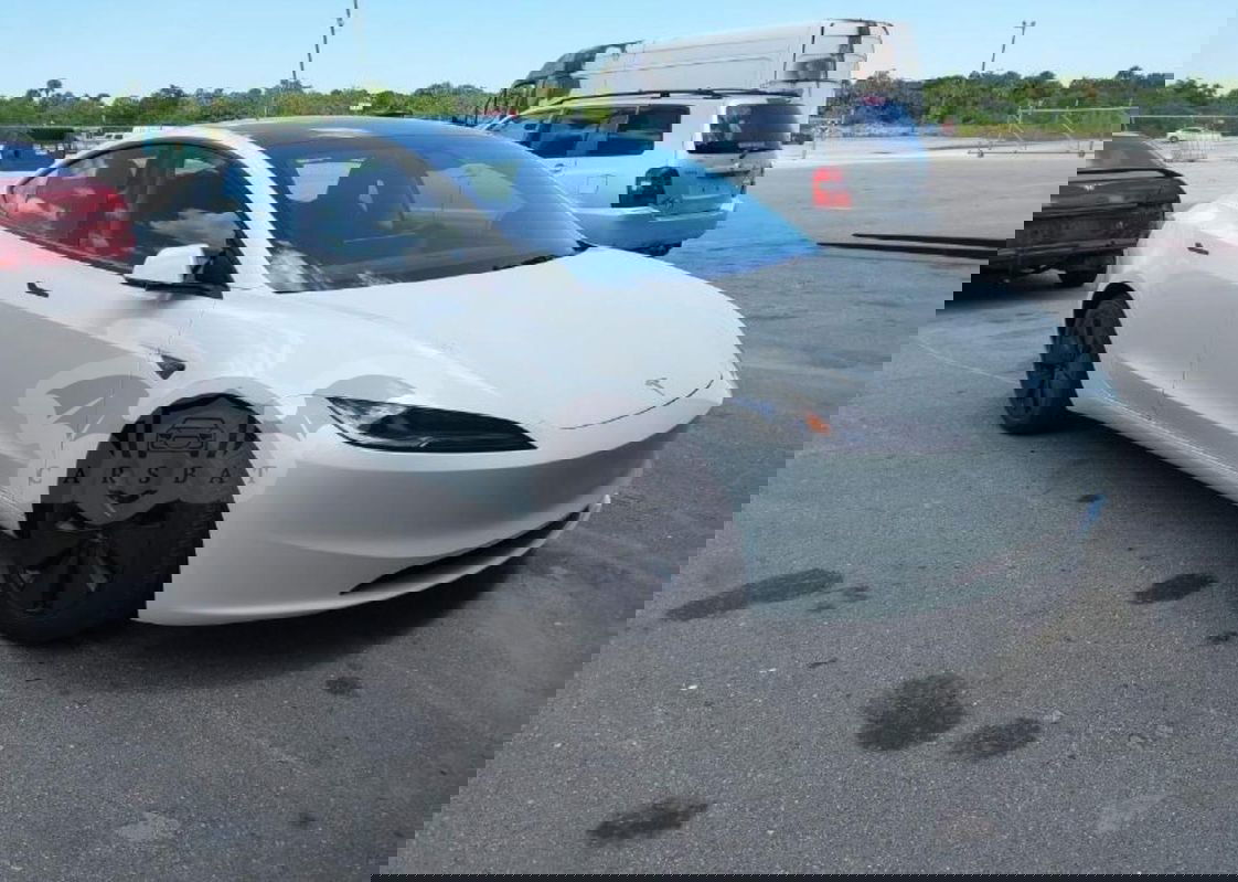 Tesla Model 3 Standard Reichweite Plus Hinterradantrieb 2024