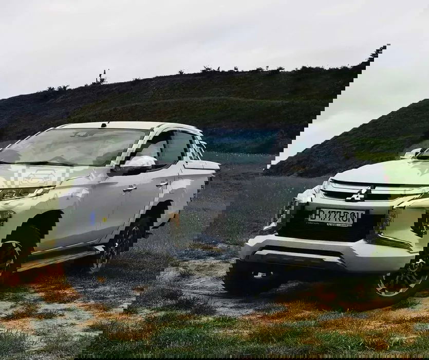 Mitsubishi L200 Double Cab 2.2 DI-D M/T Intense 2020