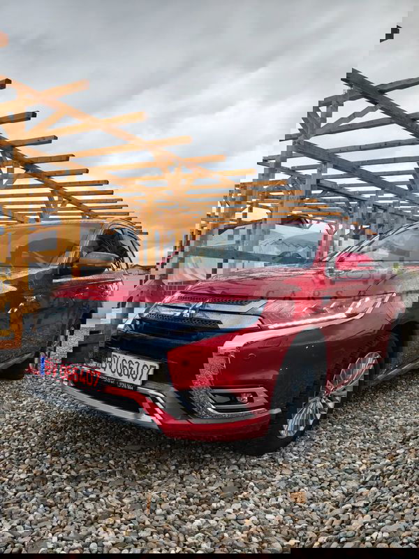 Mitsubishi Outlander III [2012 - 2021] 2.4 4WD Plug-In Hybrid Diamant+ 2019