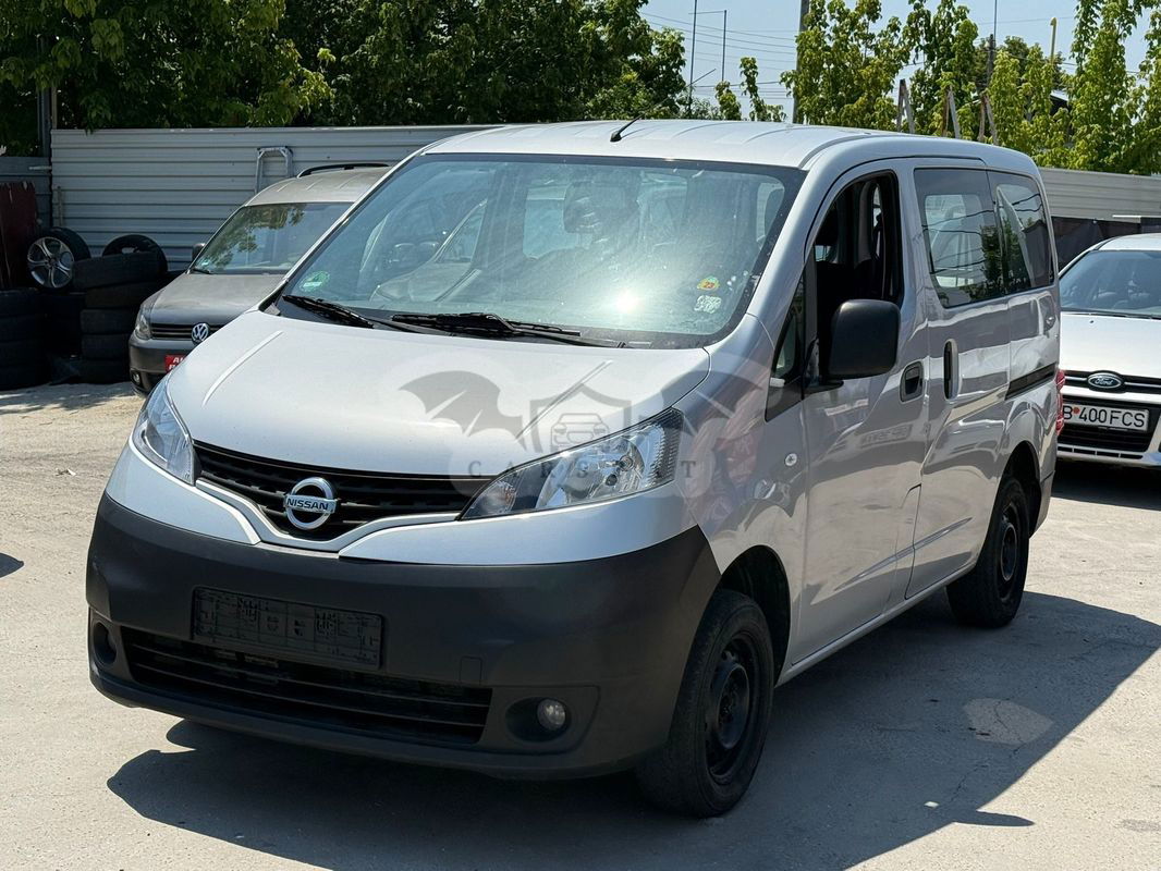 Nissan NV200 2011