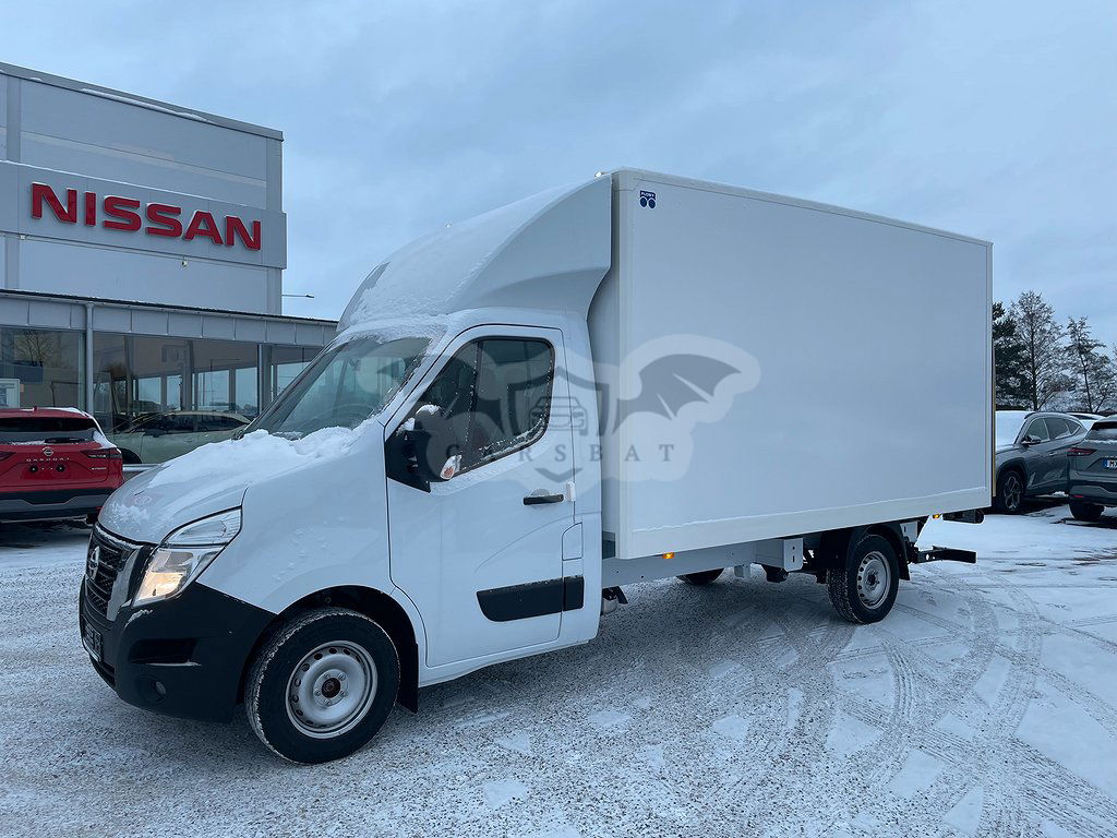 Nissan NT 2023