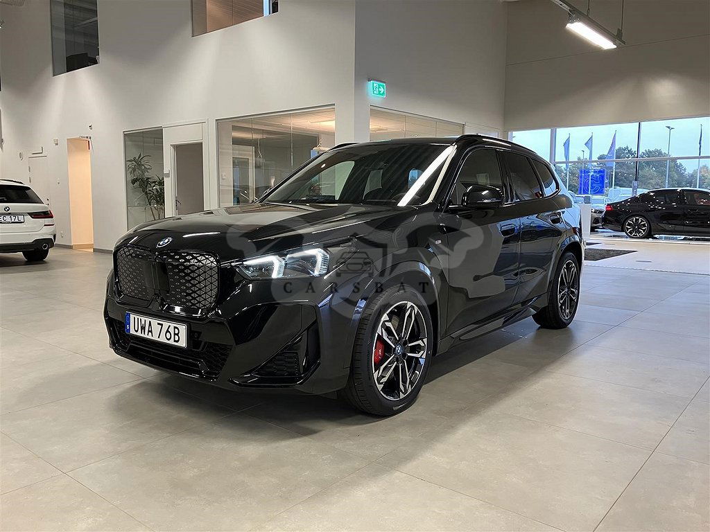 BMW iX1 2024