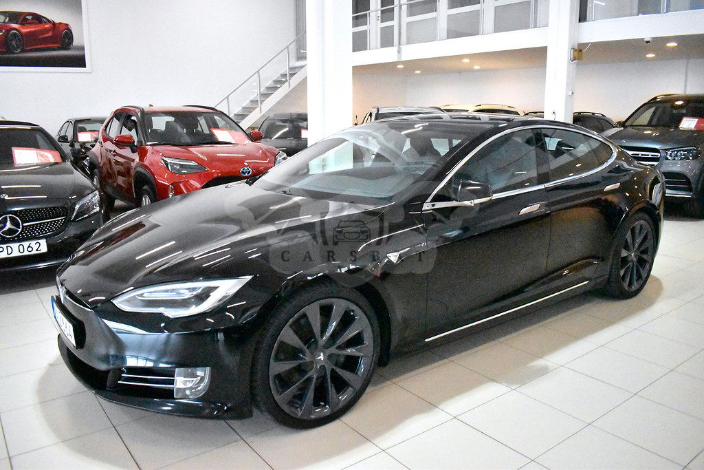 Tesla Model S 2020