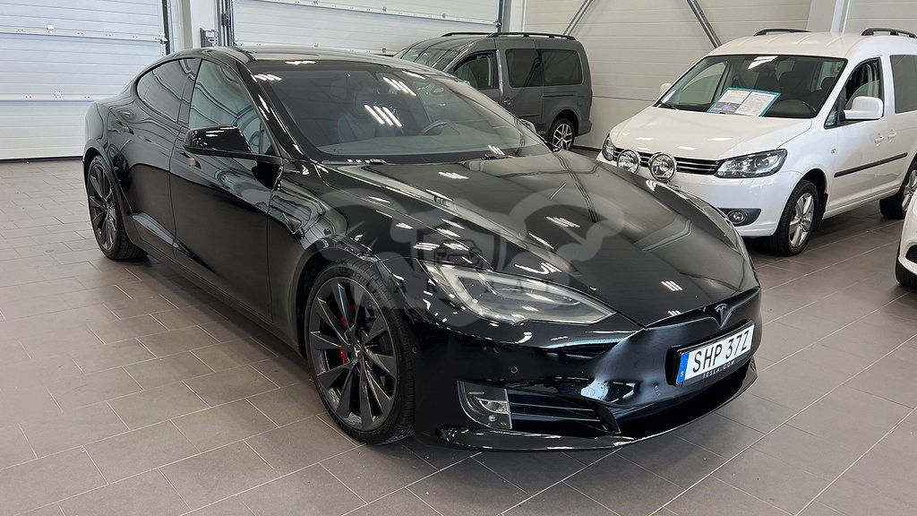 Tesla Model S 2020
