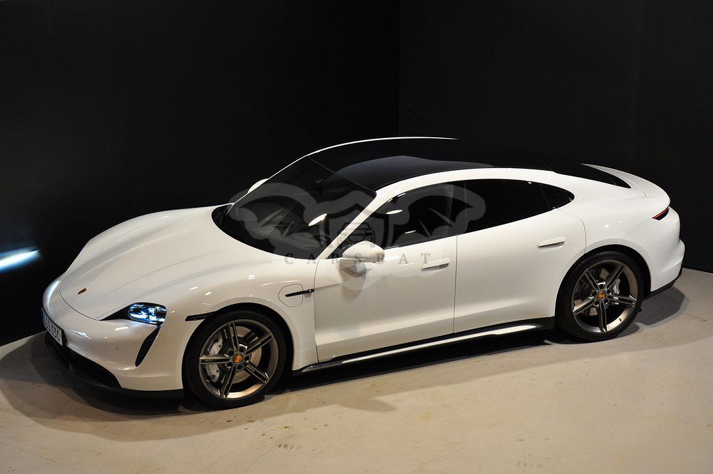 Porsche Taycan 2023