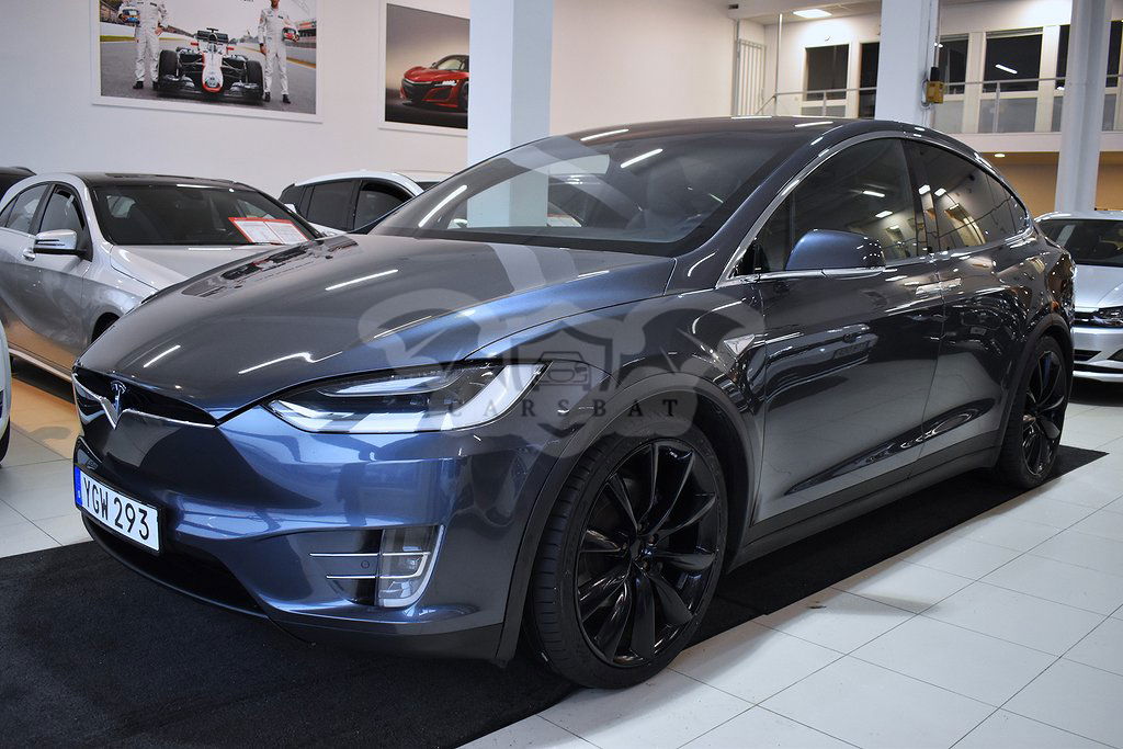 Tesla Model X 2016