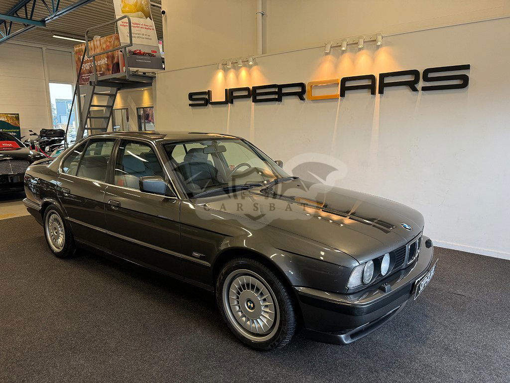 BMW M5 1990