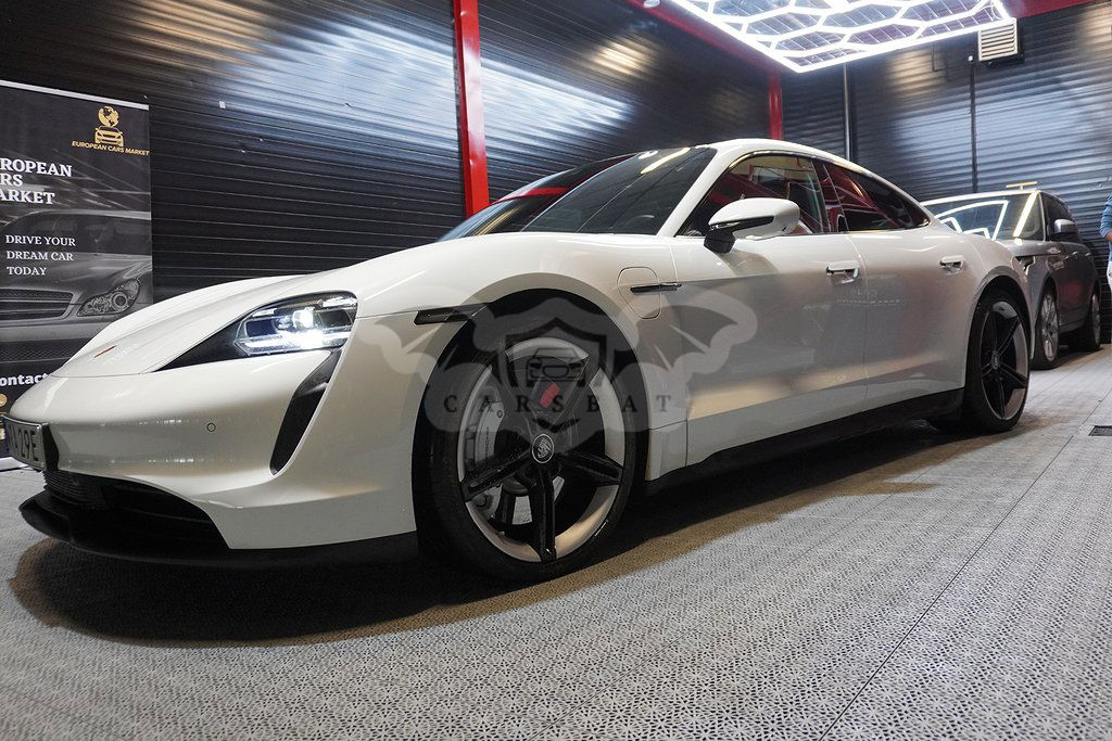 Porsche Taycan 2023