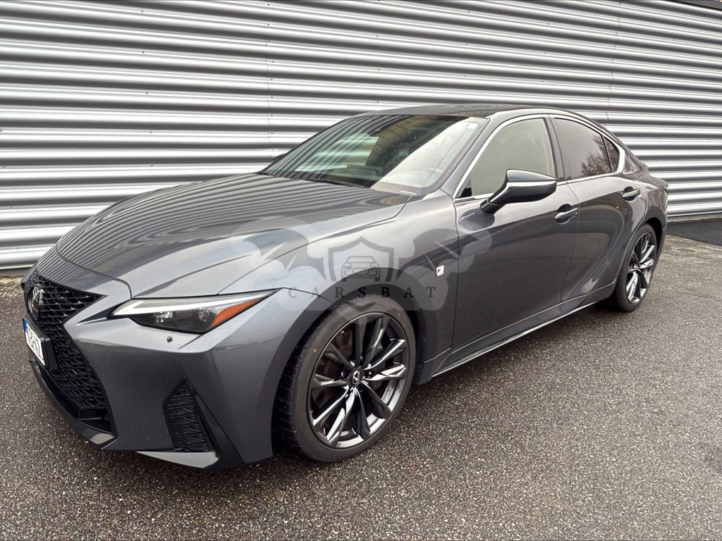 Lexus IS 2022
