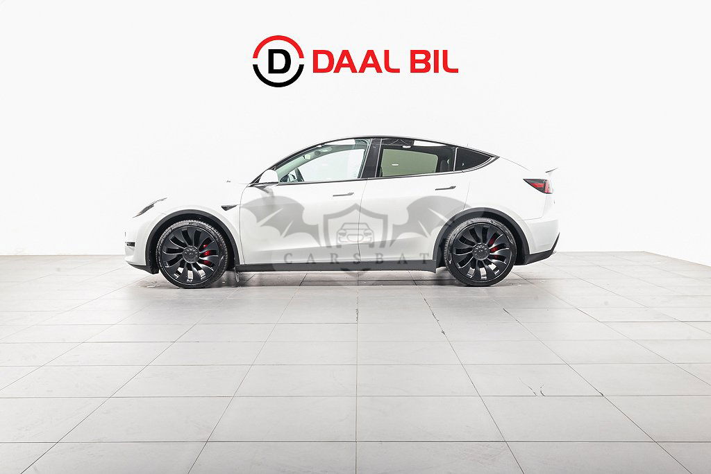 Tesla Model Y 2024